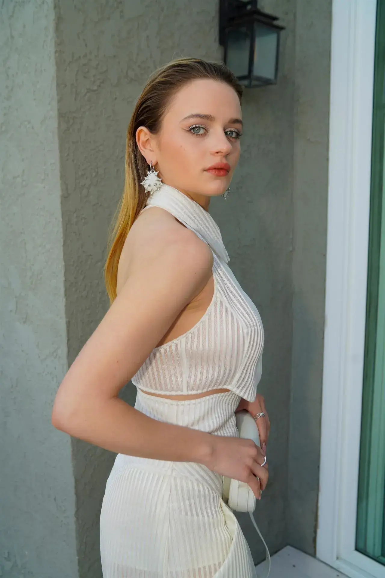 AMERICAN ACTRESS JOEY KING PHOTOSHOOT IN WHITE DRESS 6